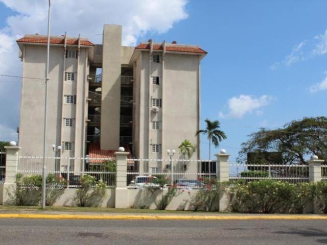 Oaklands Apartment Two Bedroom Kingston Exterior foto