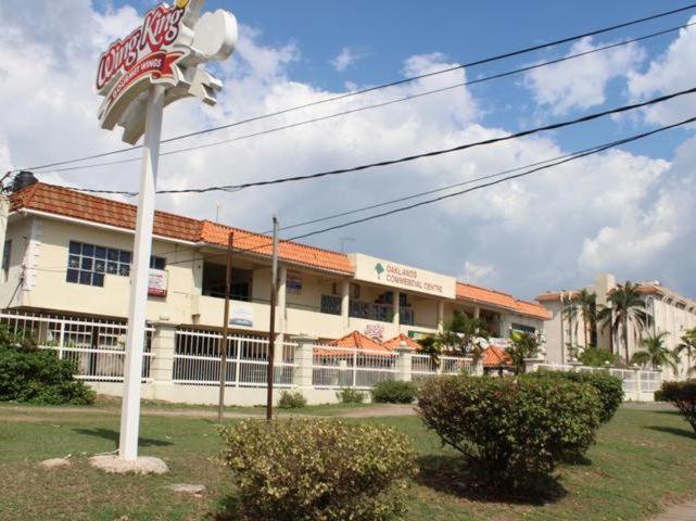 Oaklands Apartment Two Bedroom Kingston Exterior foto